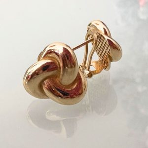 Aretes de Oro 10K en Forma de Nudo Estilo Omega
