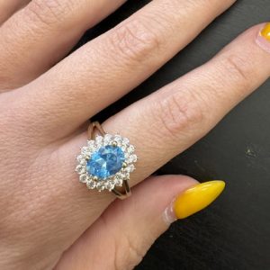 anillo talla 7 con sirconia en 10kt